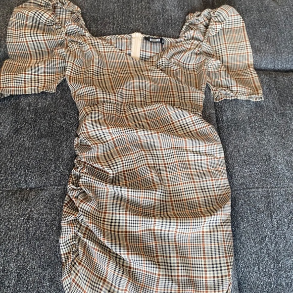 Missguided ruched midi dress - Picture 4 of 4